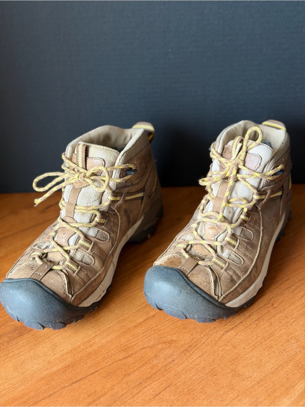 KEEN waterproof Ankle hiking/work boot. W 9 EURO 40 M 7.5 Ready to work $49